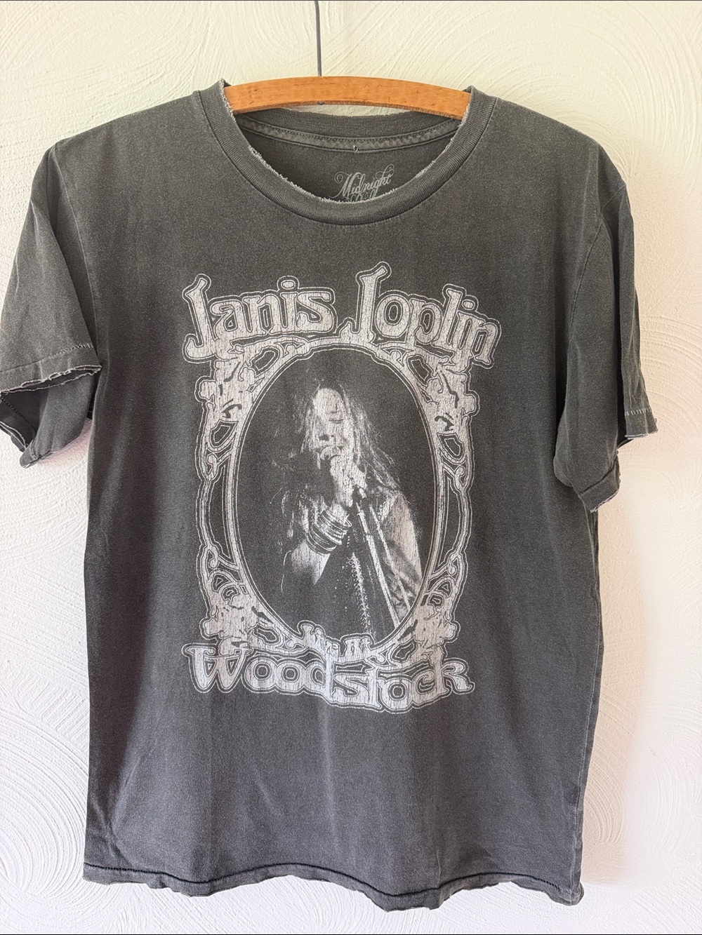 Midnight Rider Janis Joplin Woodstock Vintage-Style Black Graphic Band T-Shirt.